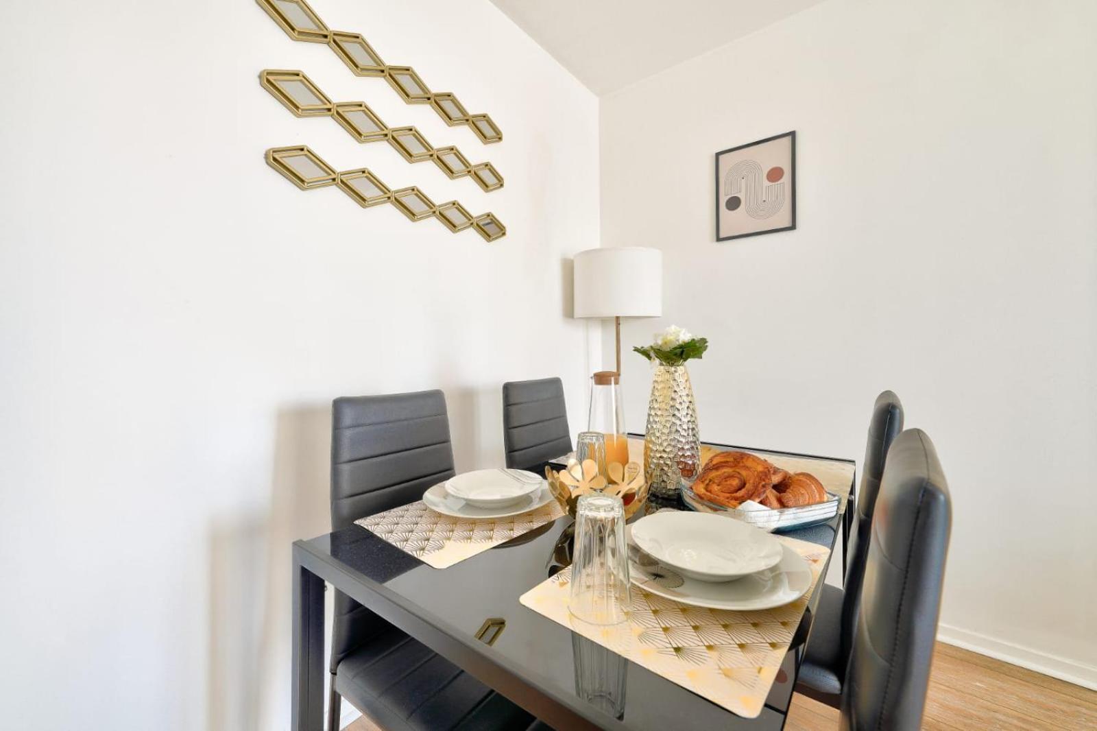 Le Cosy Yellow Appartement Lumineux A 5 Min De La Gare D'Evry Avec Parking Gratuit Courcouronnes Екстериор снимка