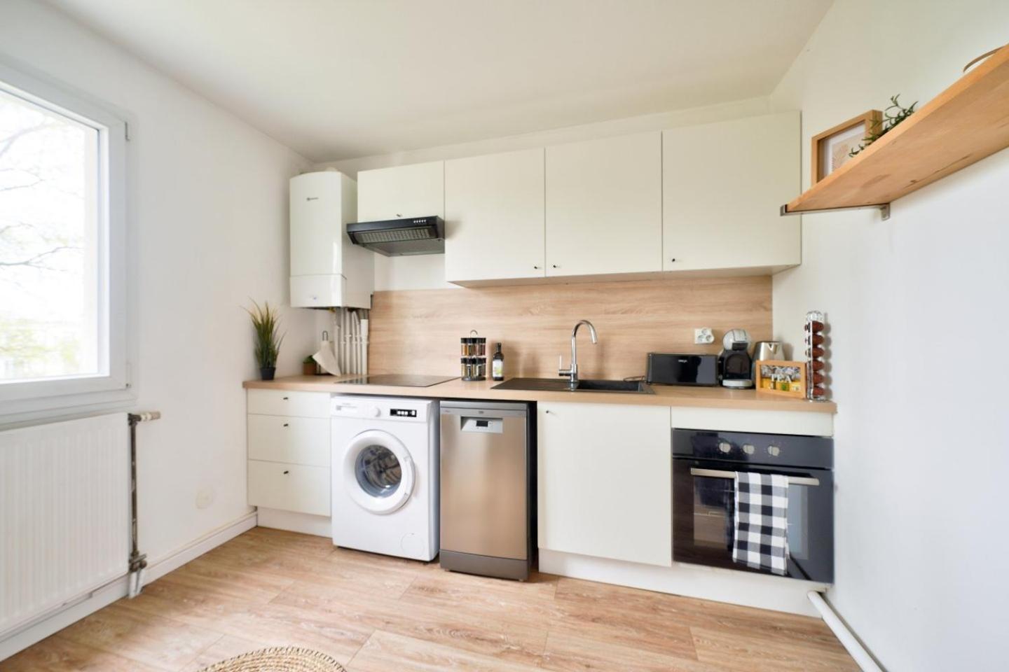 Le Cosy Yellow Appartement Lumineux A 5 Min De La Gare D'Evry Avec Parking Gratuit Courcouronnes Екстериор снимка