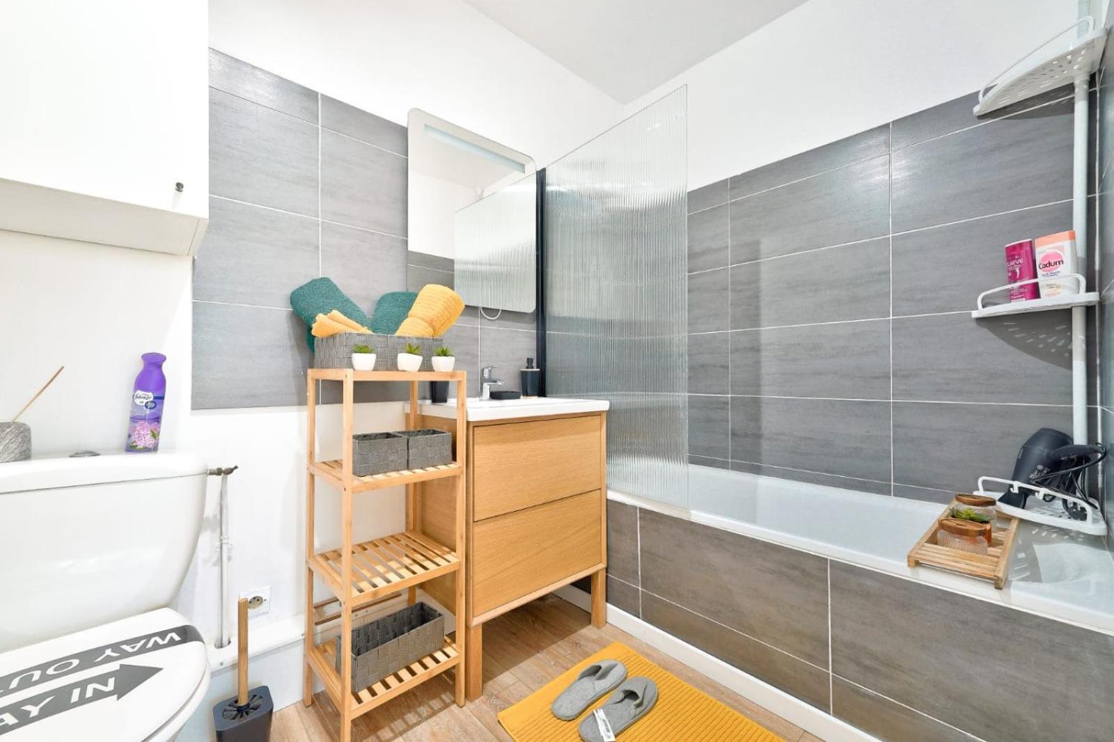 Le Cosy Yellow Appartement Lumineux A 5 Min De La Gare D'Evry Avec Parking Gratuit Courcouronnes Екстериор снимка
