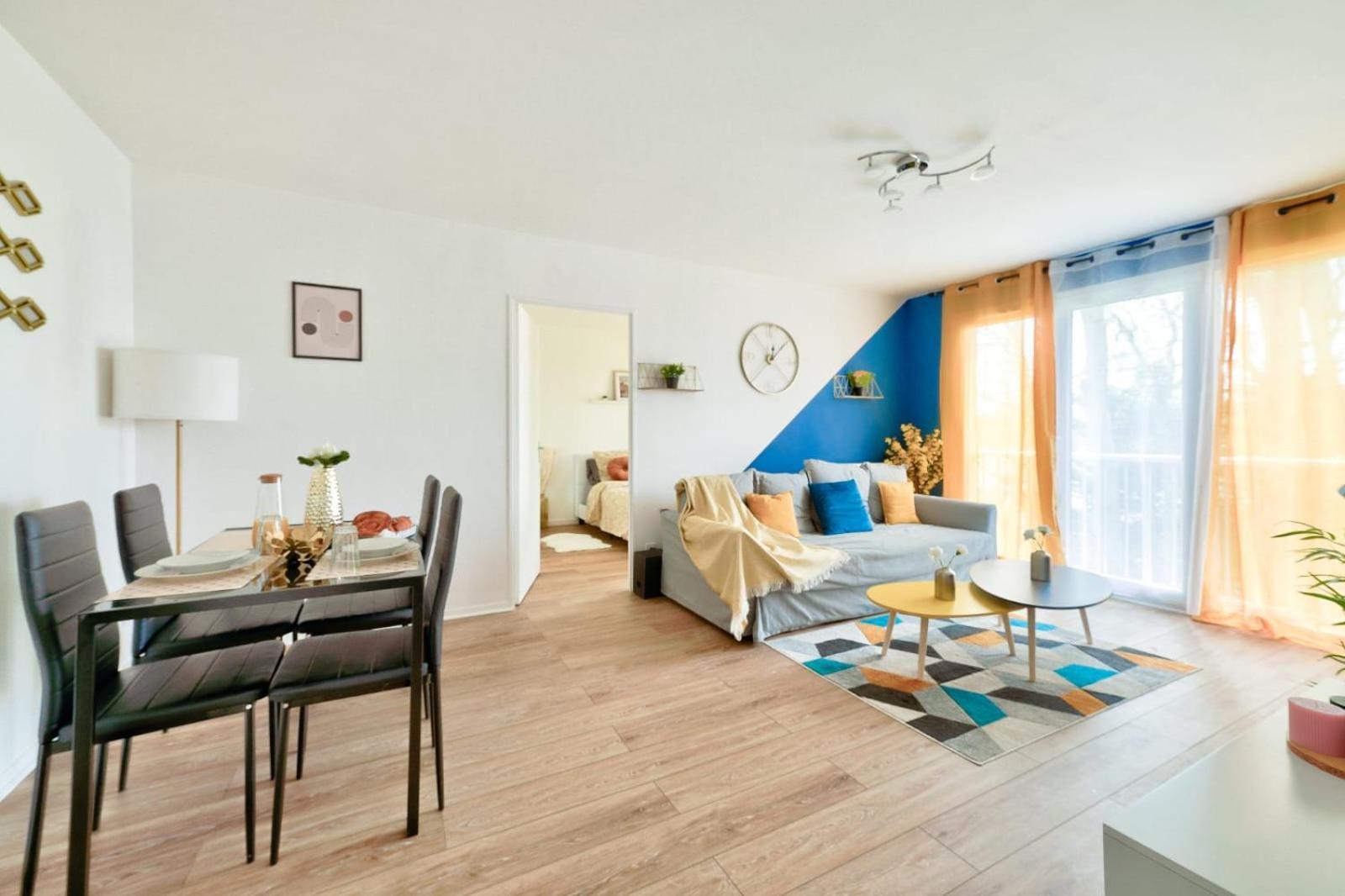 Le Cosy Yellow Appartement Lumineux A 5 Min De La Gare D'Evry Avec Parking Gratuit Courcouronnes Екстериор снимка